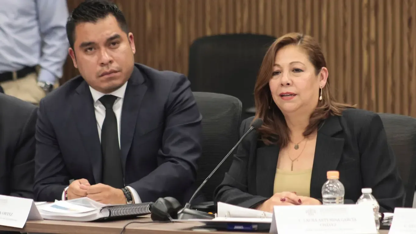La secretaria de Bienestar, Laura García Chávez, durante la presentación de la reubicación de viviendas.