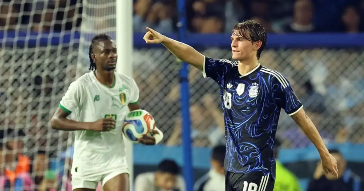 La selección argentina se encamina a la Copa del Mundo con una victoria ajustada.