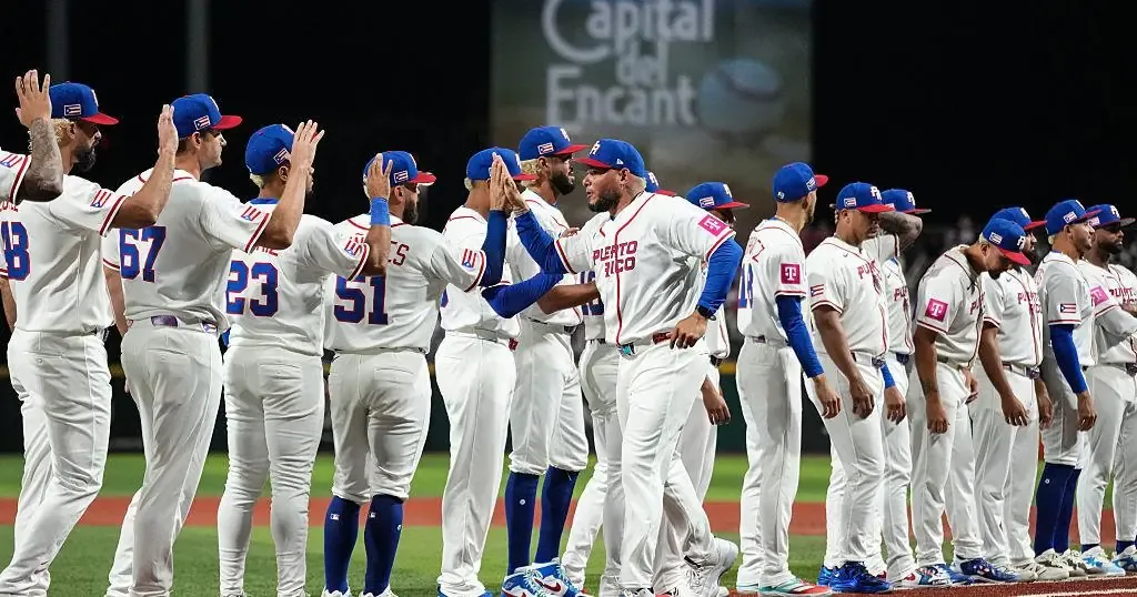 La selección italiana avanza a cuartos tras vencer 9-1 a México en Houston.