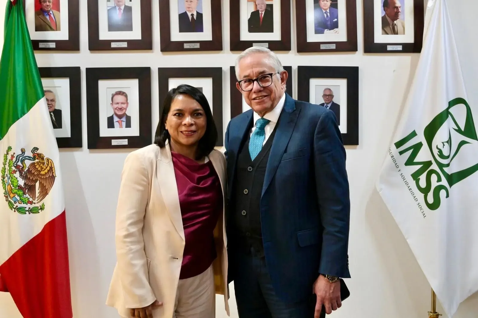 La senadora Beatriz Mojica Morga durante la reunión con el IMSS en CDMX.