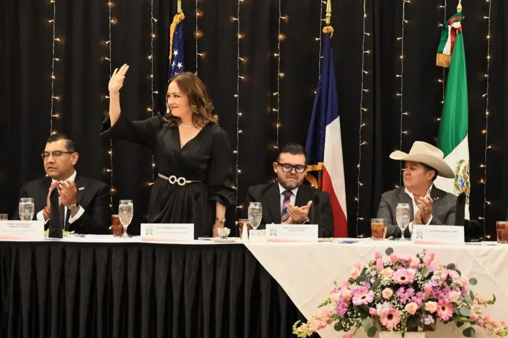 La senadora Vero Díaz durante el homenaje a la comunidad migrante en Fort Worth.