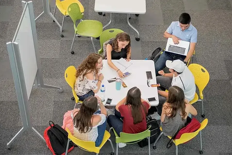 La SEQ verifica la validez de instituciones educativas para garantizar calidad y legalidad en los estudios.