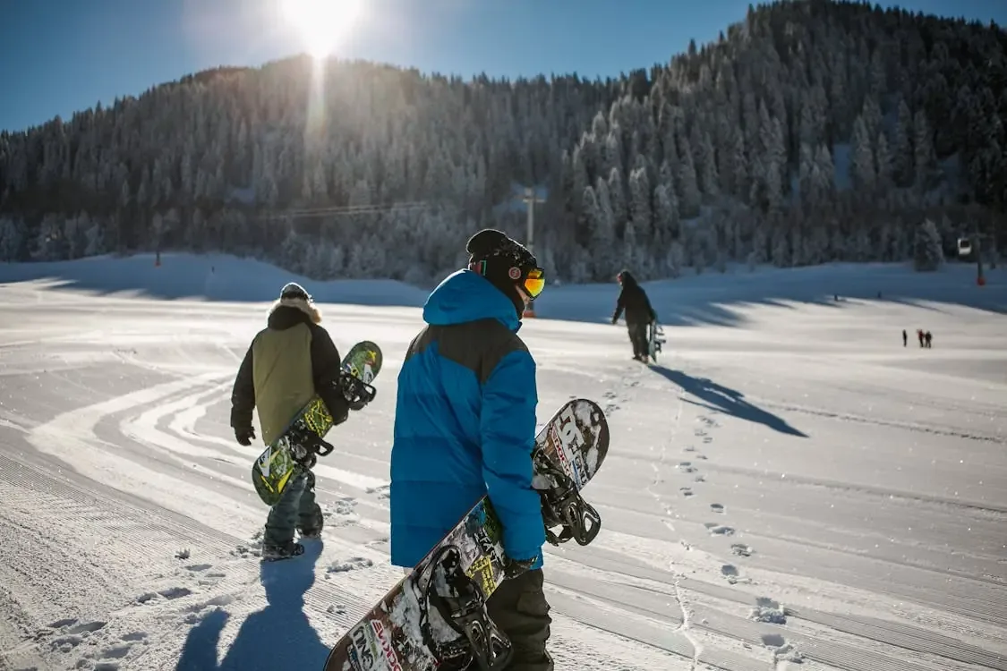 La Sierra de Madrid se convierte en un destino invernal ideal para disfrutar en familia y practicar deportes de nieve.