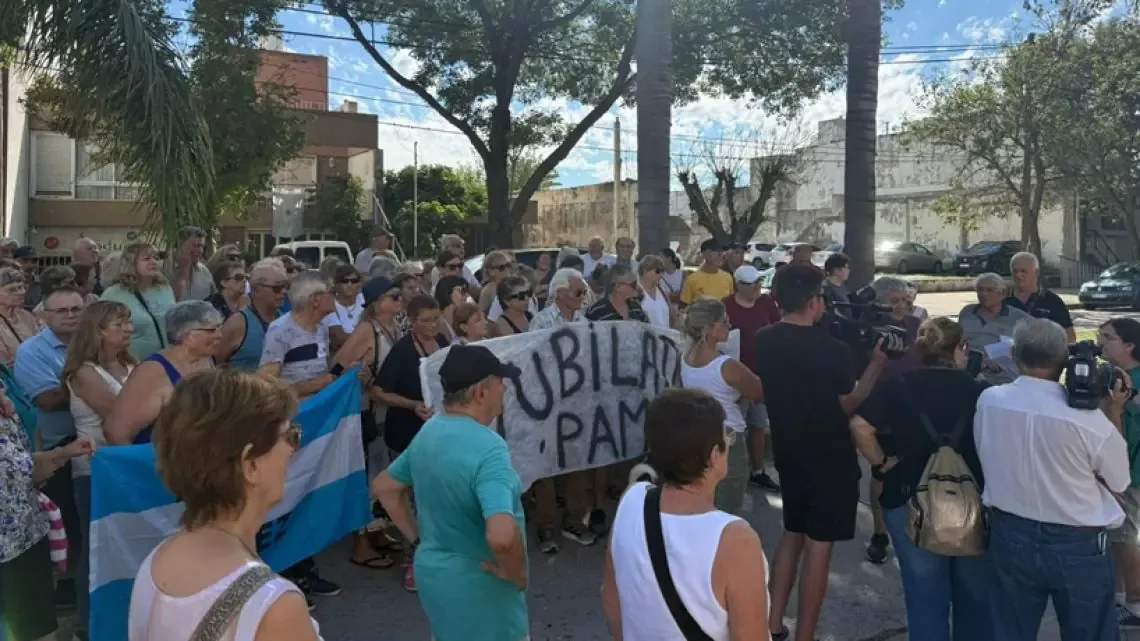 La situación del PAMI desencadena una crisis en el sistema de salud provincial y críticas a la gestión nacional.