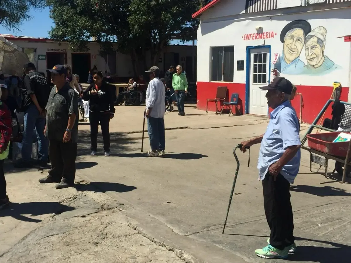 La situación en el asilo El Refugio resalta la invisibilidad de los adultos mayores en la atención estatal.