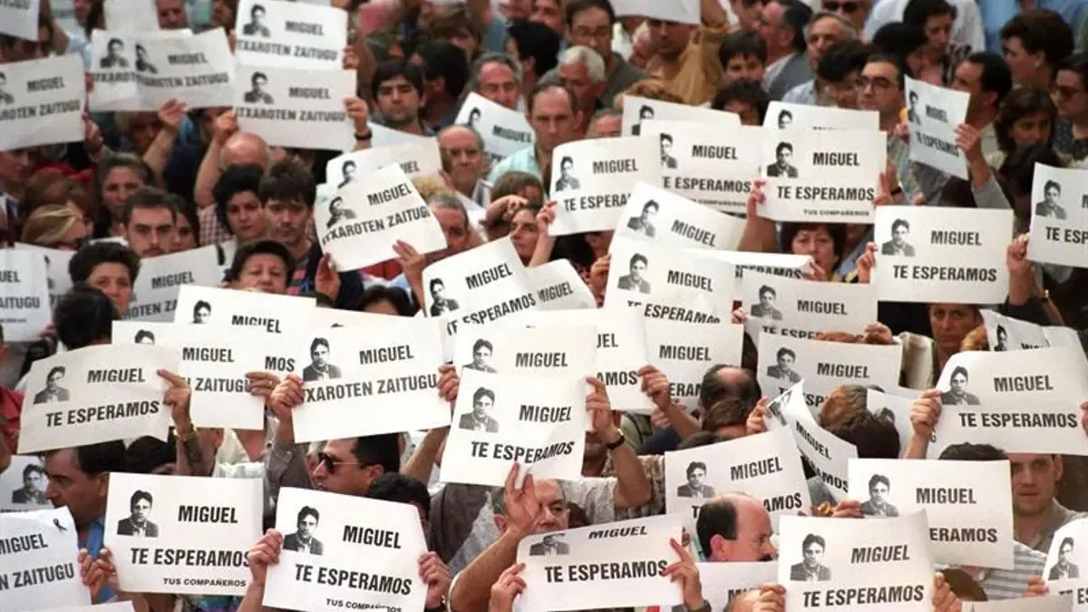 Un académico destaca el impacto de la resistencia civil en el fin del terrorismo en el País Vasco.