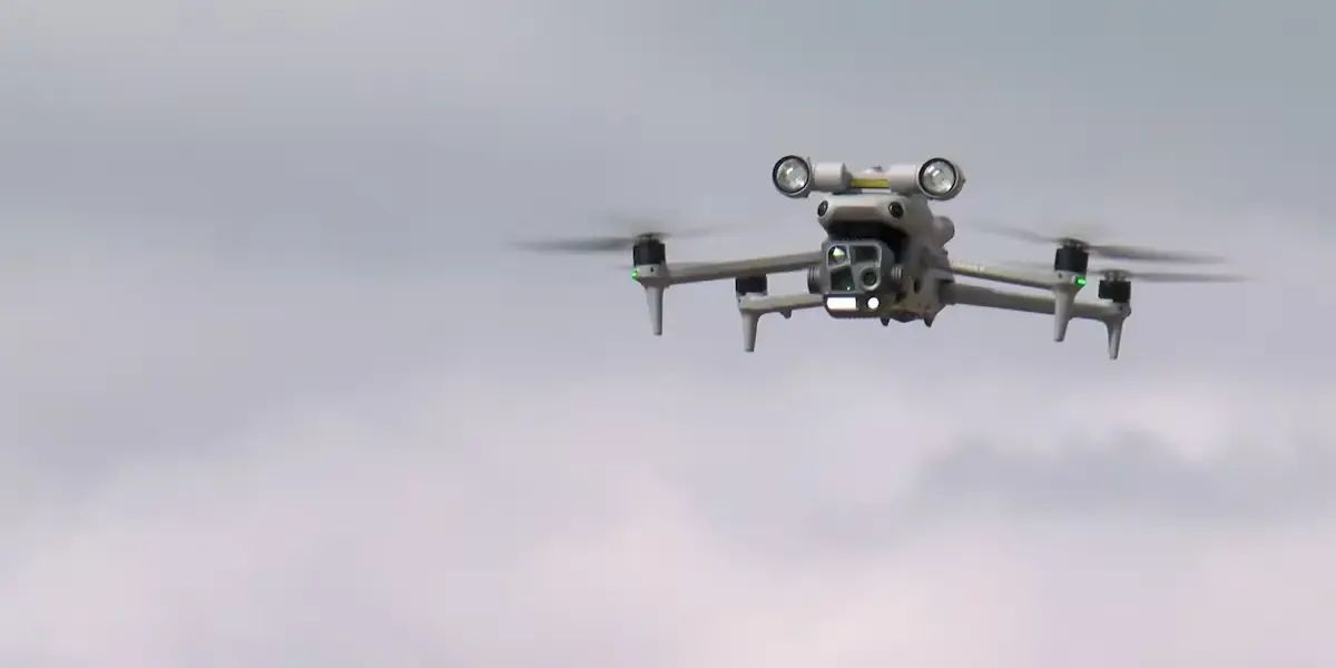 La tecnología de drones ayuda a encontrar rápidamente a un menor perdido.