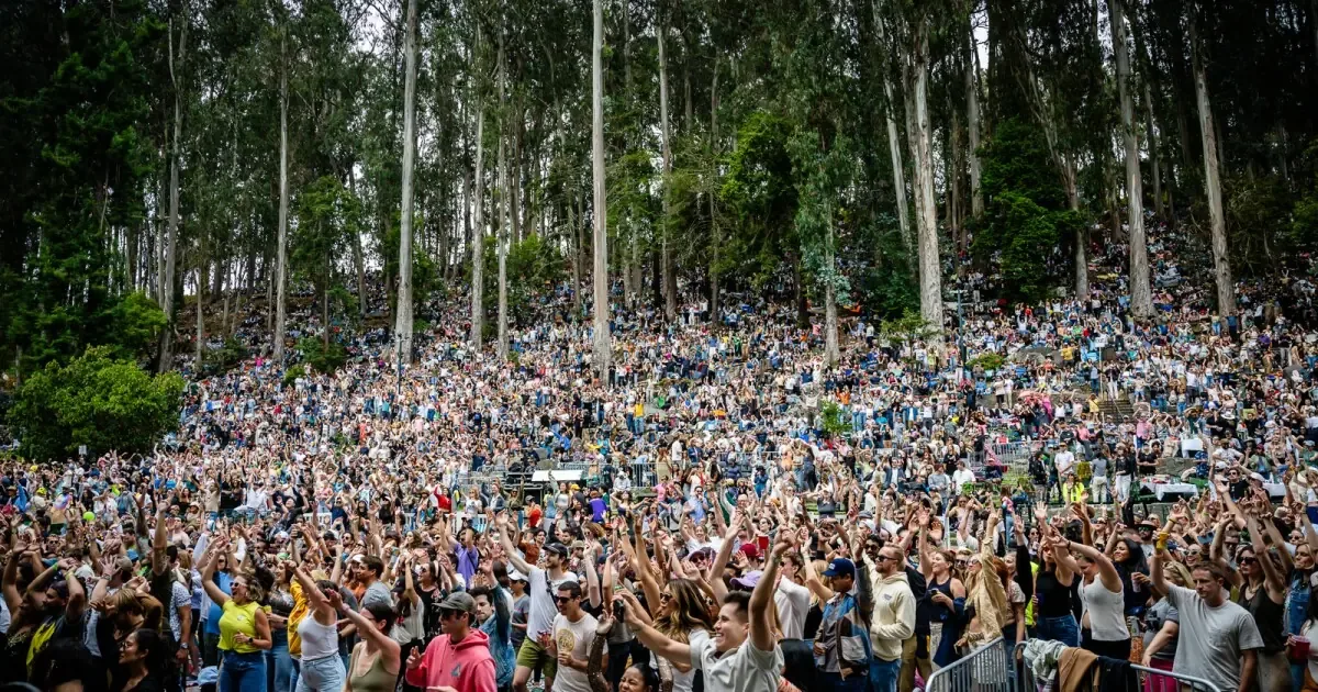 La temporada de festivales de verano en el Área de la Bahía ofrece una variedad de eventos para todos los gustos musicales.