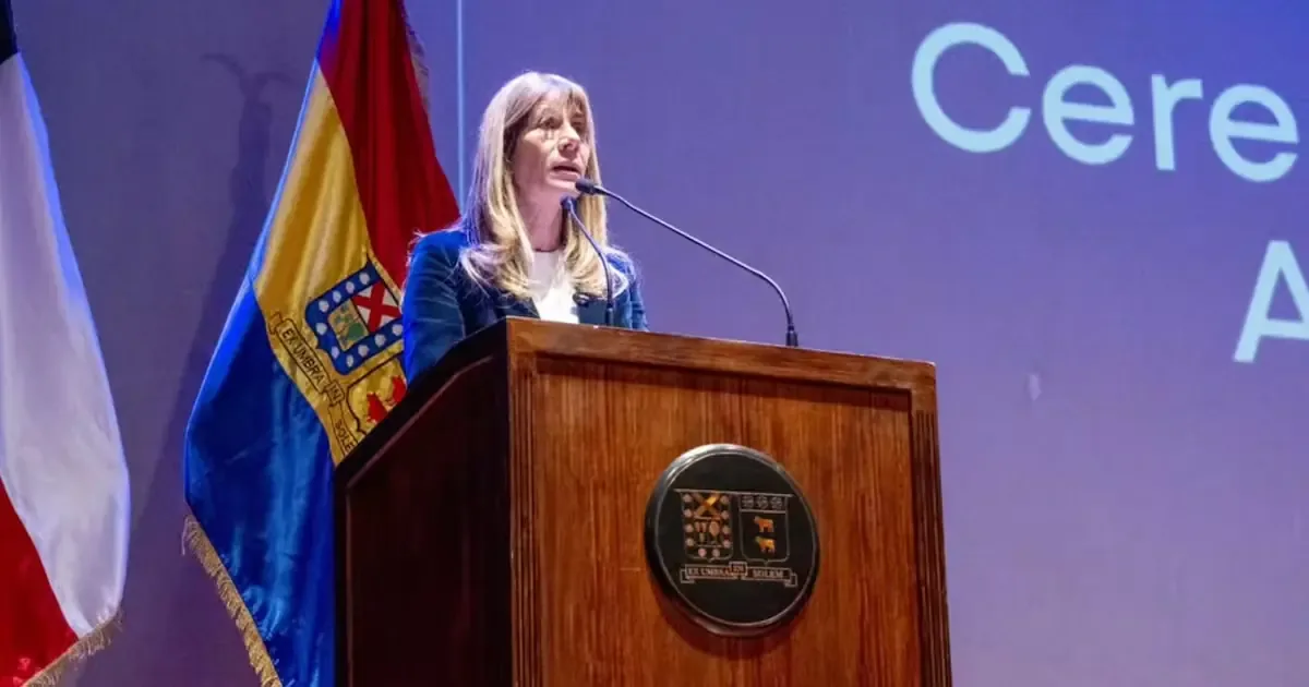 La titular de Energía enfrentó agresiones verbales en Valparaíso y reafirmó su compromiso con el diálogo.