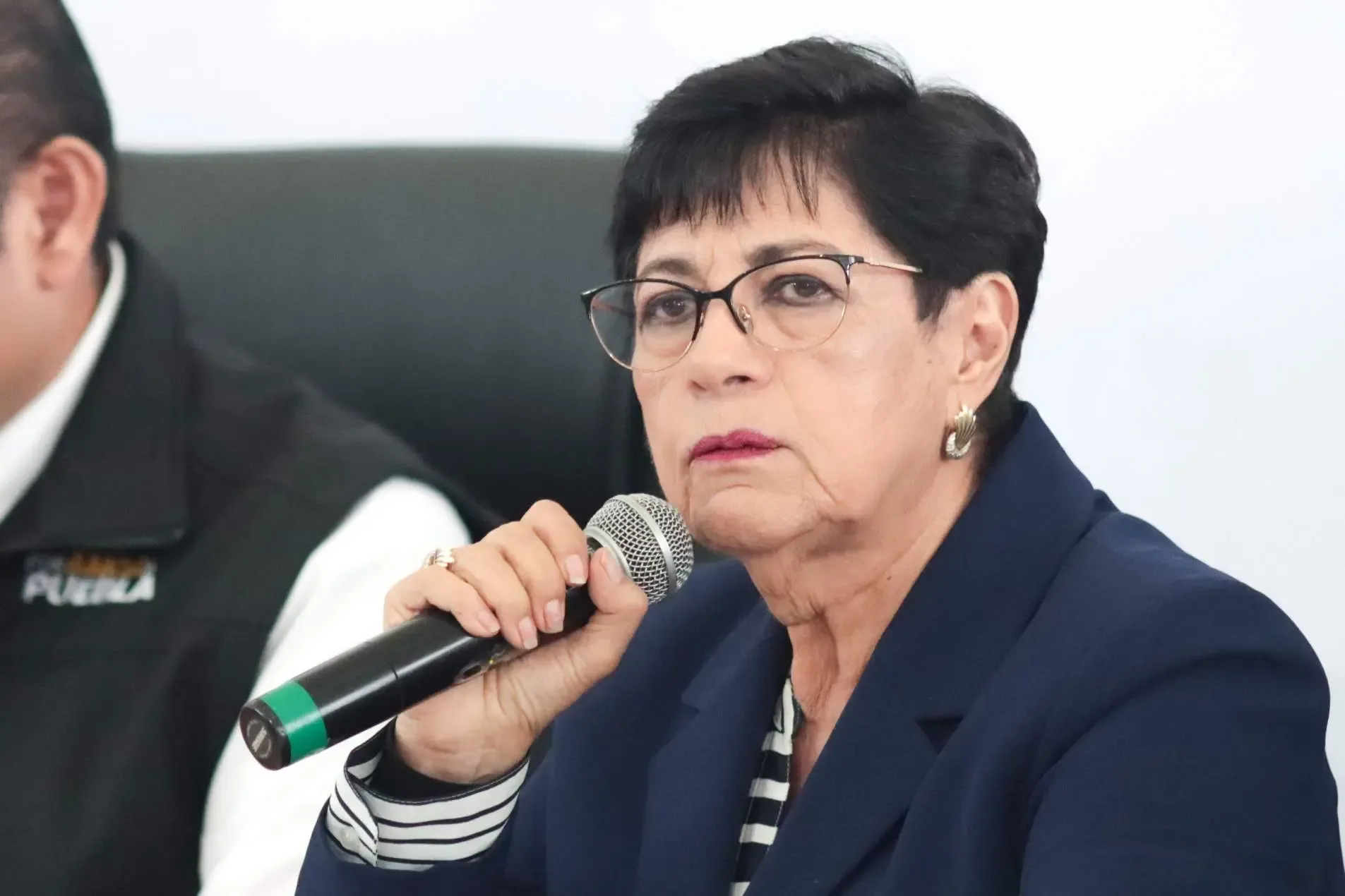 La titular de la SMT, Silvia Tanús Osorio, anuncia depuración del transporte en Puebla.