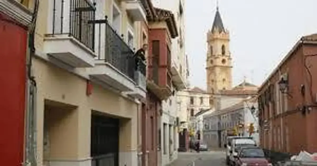 La Trinidad enfrenta desafíos de modernización mientras preserva su identidad cultural y comunitaria.