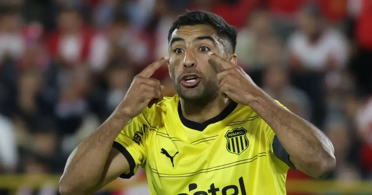 Universidad de Chile indaga sobre la situación de Olivera, un refuerzo clave para su plan de reestructuración.