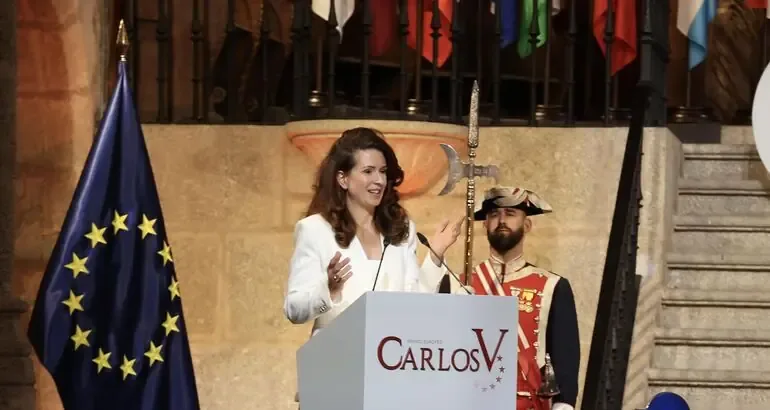 La presidenta del Comité de las Regiones destaca la importancia del liderazgo local en tiempos de incertidumbre.