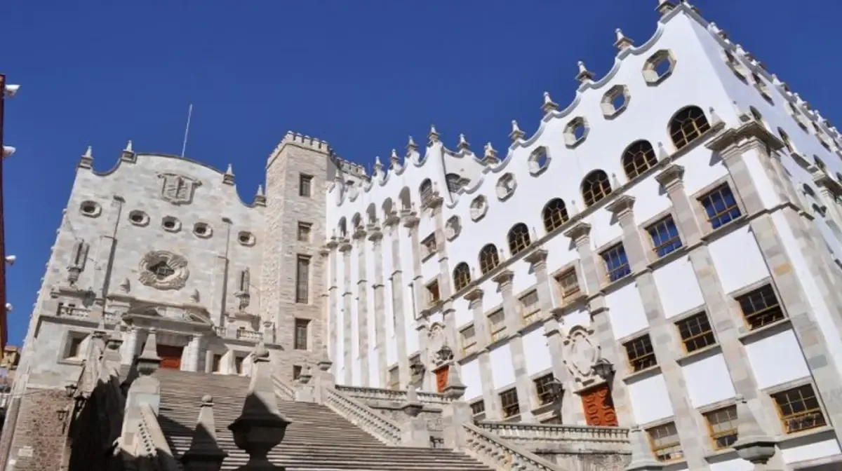 La Universidad de Guanajuato destaca mejoras en eficiencia terminal en los últimos años.