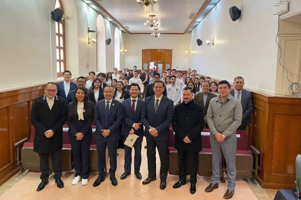 La Universidad de Guanajuato promueve la gestión sostenible del agua con Bee Blue.