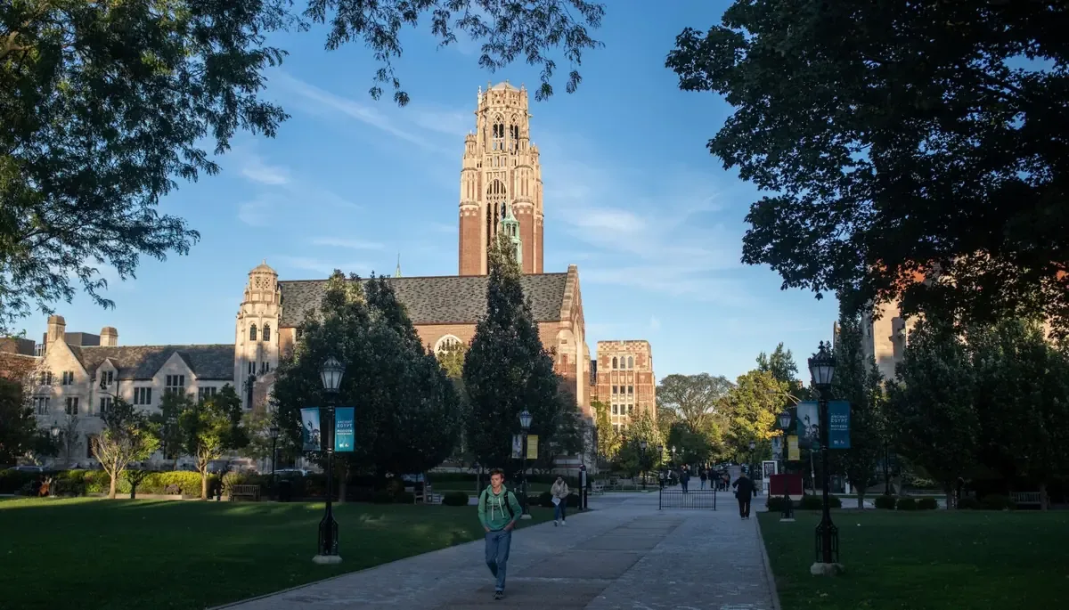 La universidad finaliza colaboración con el PhD Project tras investigación federal.
