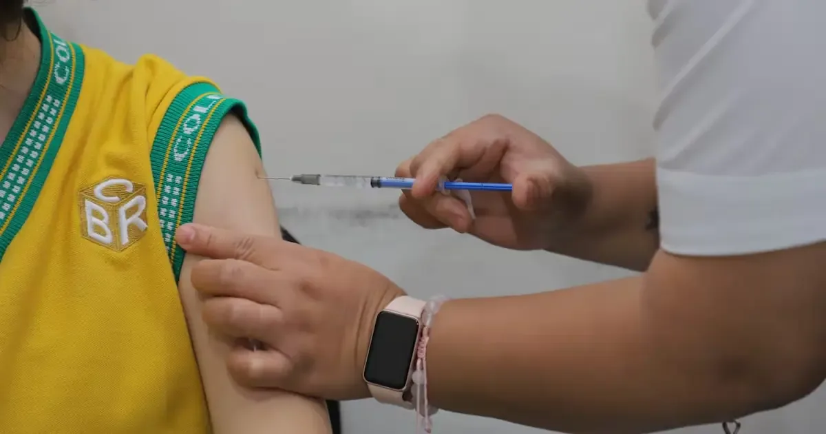 La vacunación se enfoca en menores. Se han registrado 17 casos en Nuevo León.