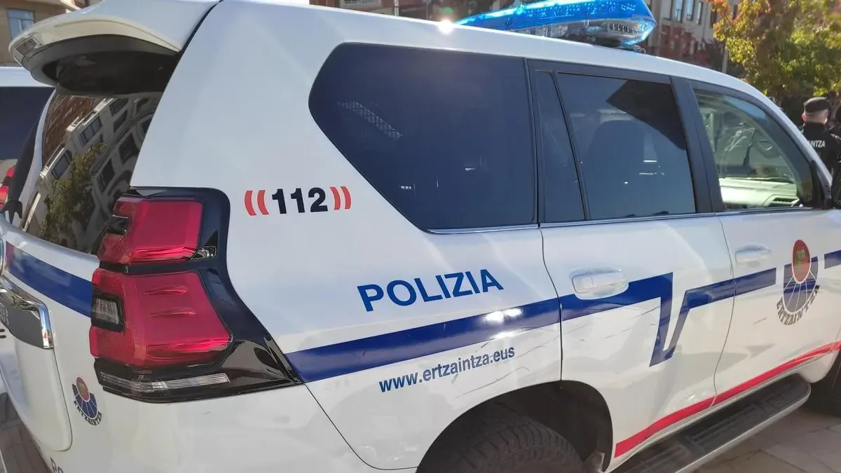 La víctima fue trasladada al hospital tras la agresión, ocurrida frente a sus hijos.