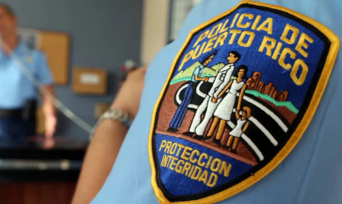 La víctima reportó el robo de prendas de gran valor en su hogar.