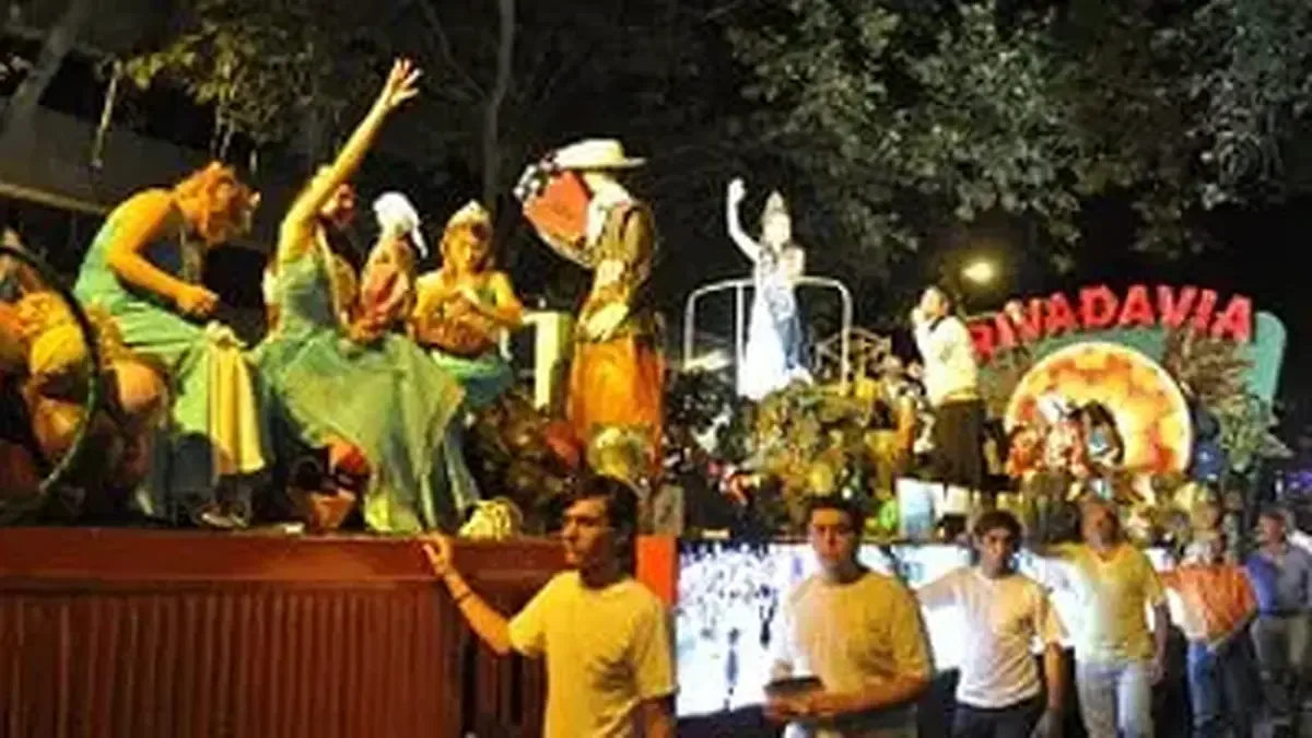 La Vendimia de 2010 en Mendoza destacó por sus reclamos y un evento cultural significativo.