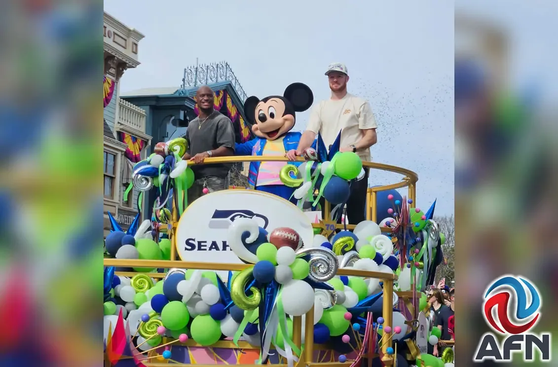 La victoria de Seattle Seahawks desata festejos en Anaheim con personalidades de la NFL y miles de aficionados.