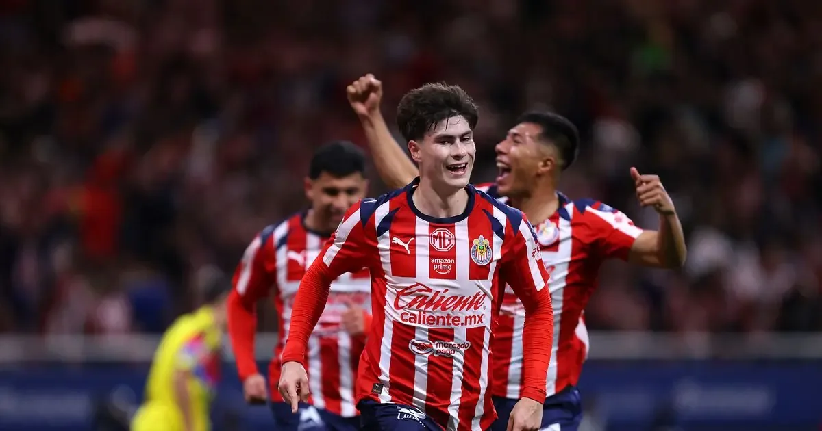 La victoria rompe una racha de nueve años sin triunfos en casa y reaviva esperanzas de un nuevo campeonato.