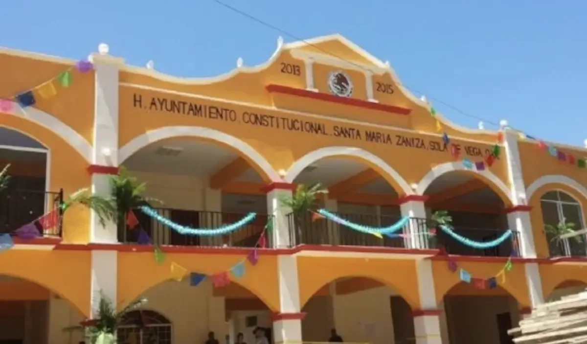 La violencia en Oaxaca sigue en aumento tras el ataque a un exalcalde y su descendencia, destacando la inseguridad en la región.