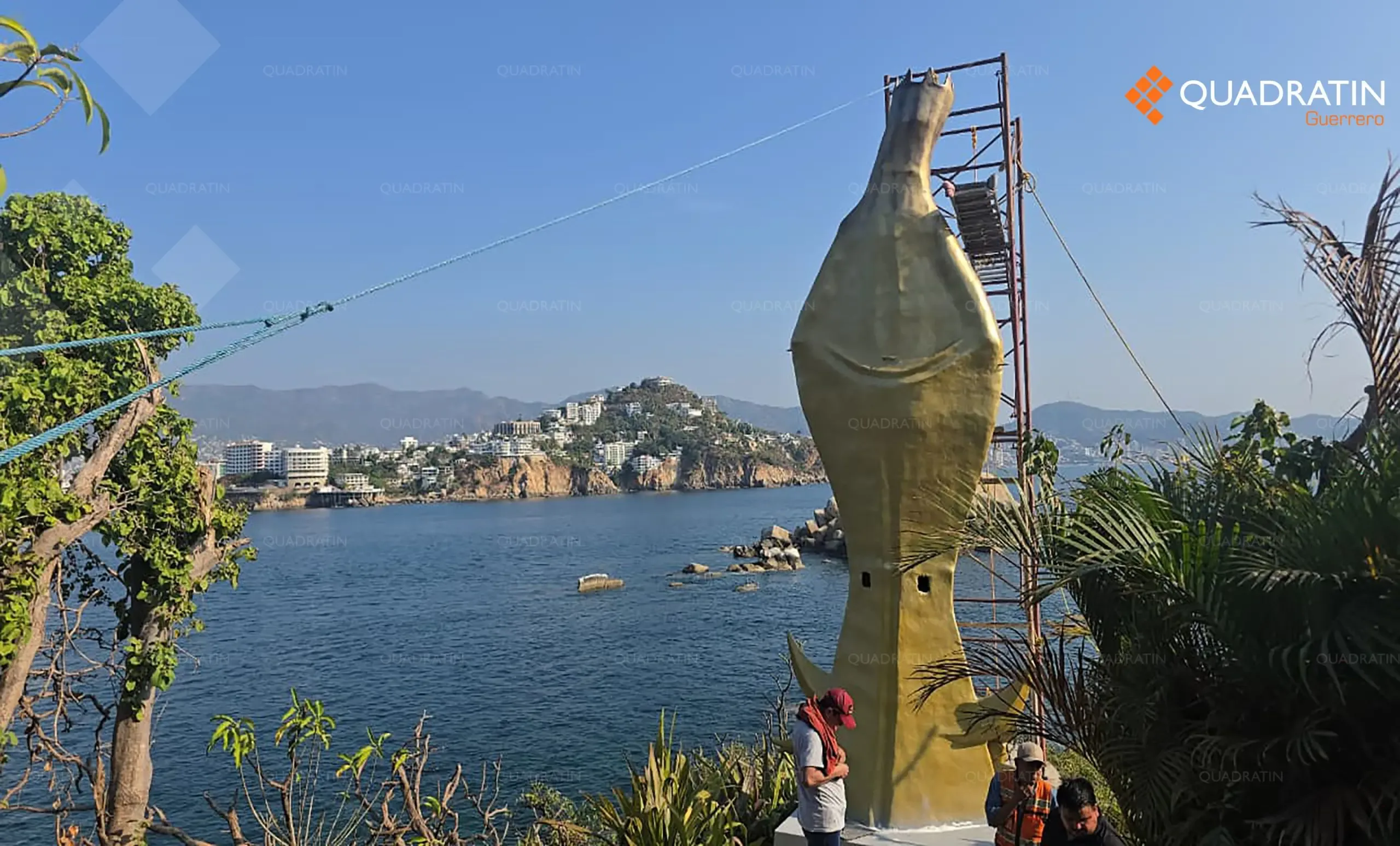 La Virgen de los Mares en construcción en La Roqueta, Acapulco.