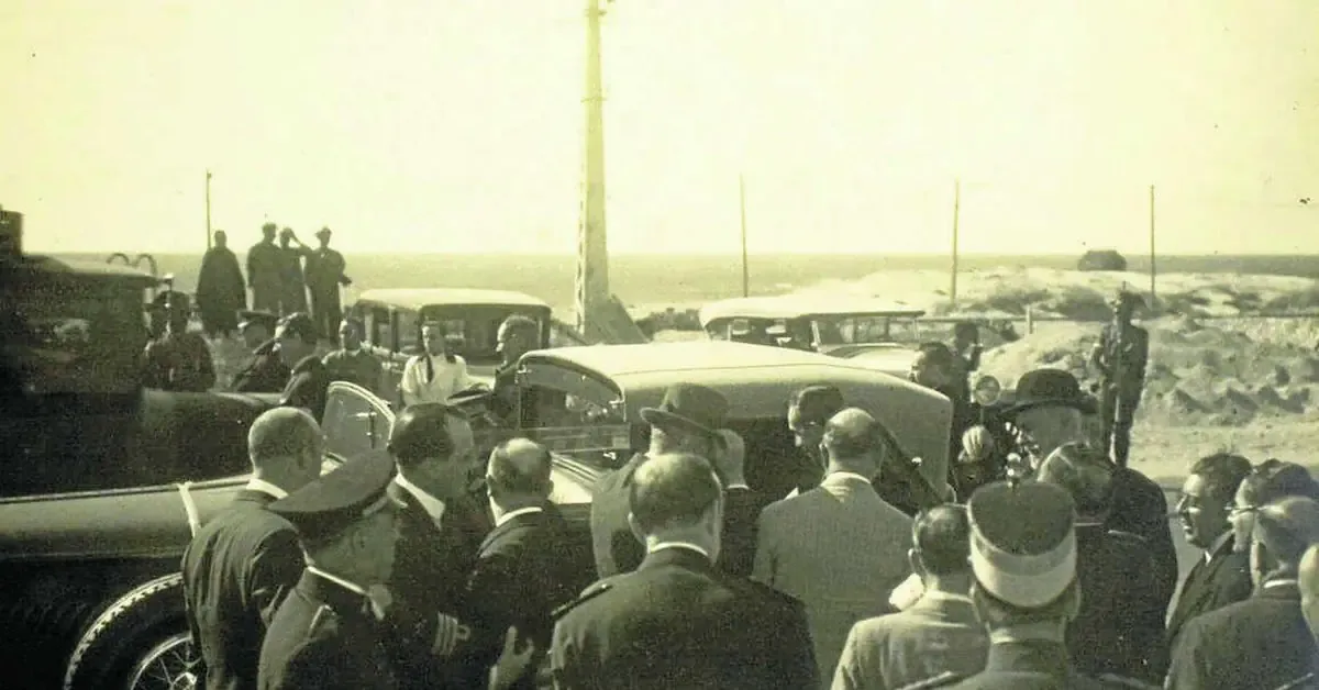 El Rey descubrió la playa Victoria en 1930, impulsando desarrollos urbanos en Cádiz.