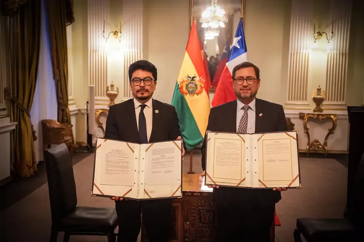 La visita del canciller chileno a Bolivia abre la puerta a la colaboración bilateral.