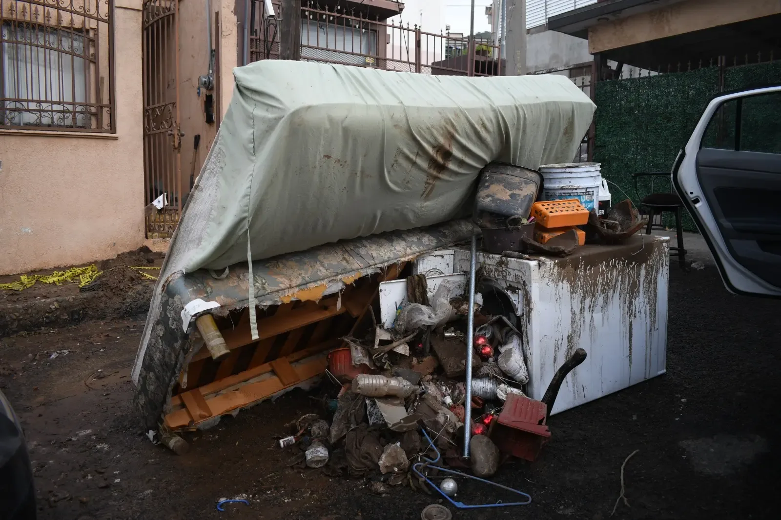 La vivienda afectada por la inundación en Playas de Tijuana tras la ruptura del acueducto.