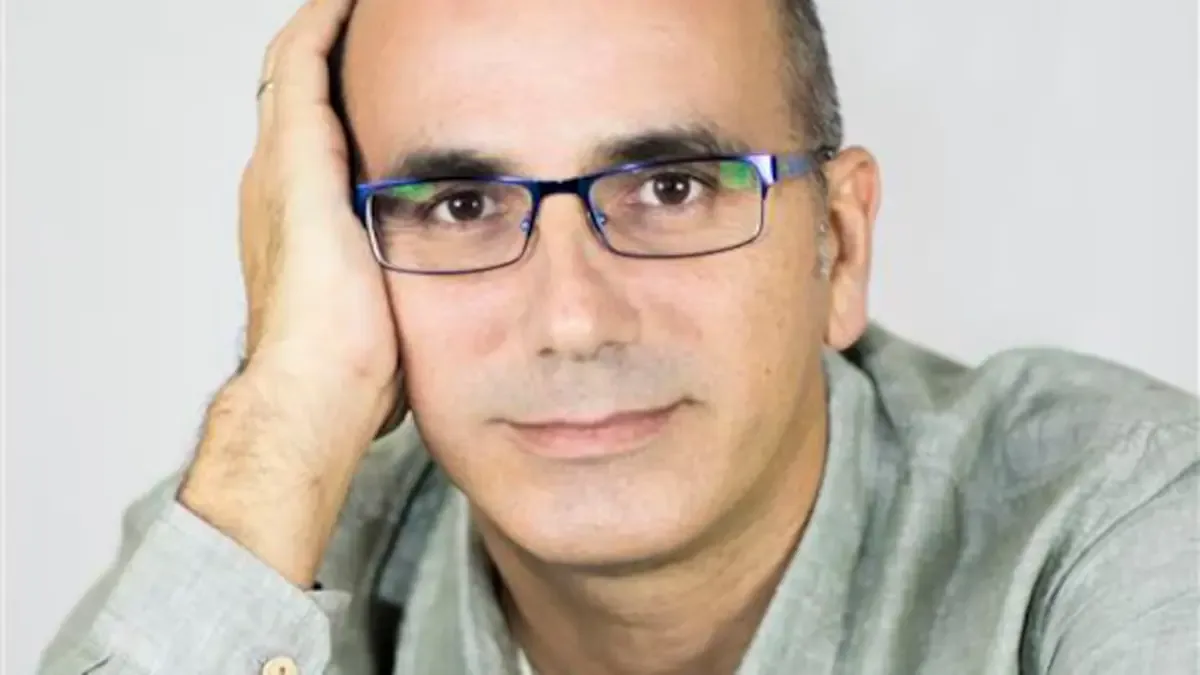 Israel Díaz Reinado defiende la creatividad humana frente a la inteligencia artificial en la escritura de ficción.