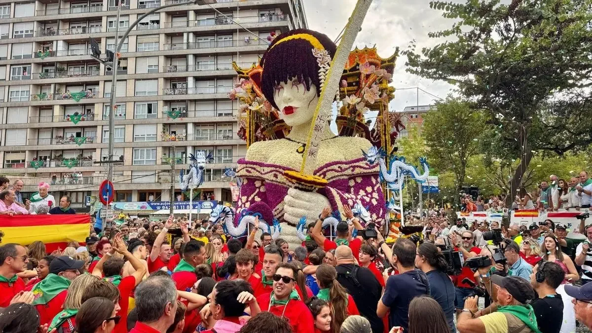 El PSOE denuncia la falta de efectivos policiales durante la alta temporada turística en Laredo.