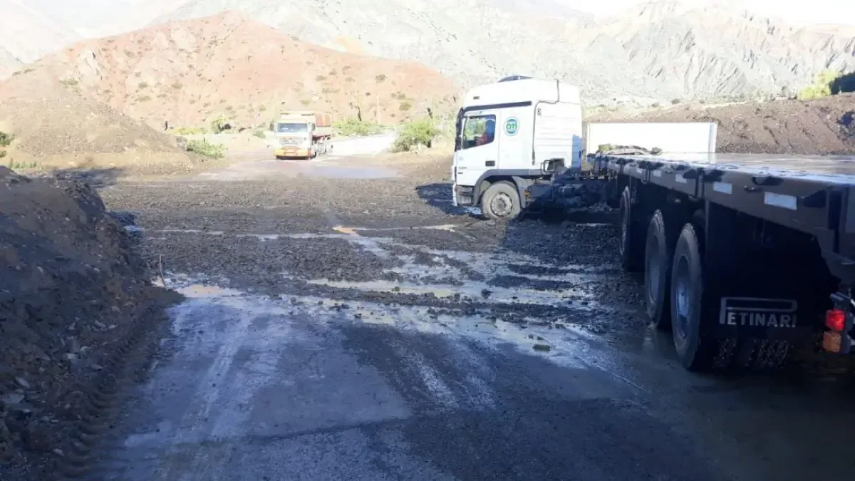 Las autoridades advierten sobre condiciones complicadas en diversas rutas provinciales y nacionales de Jujuy.