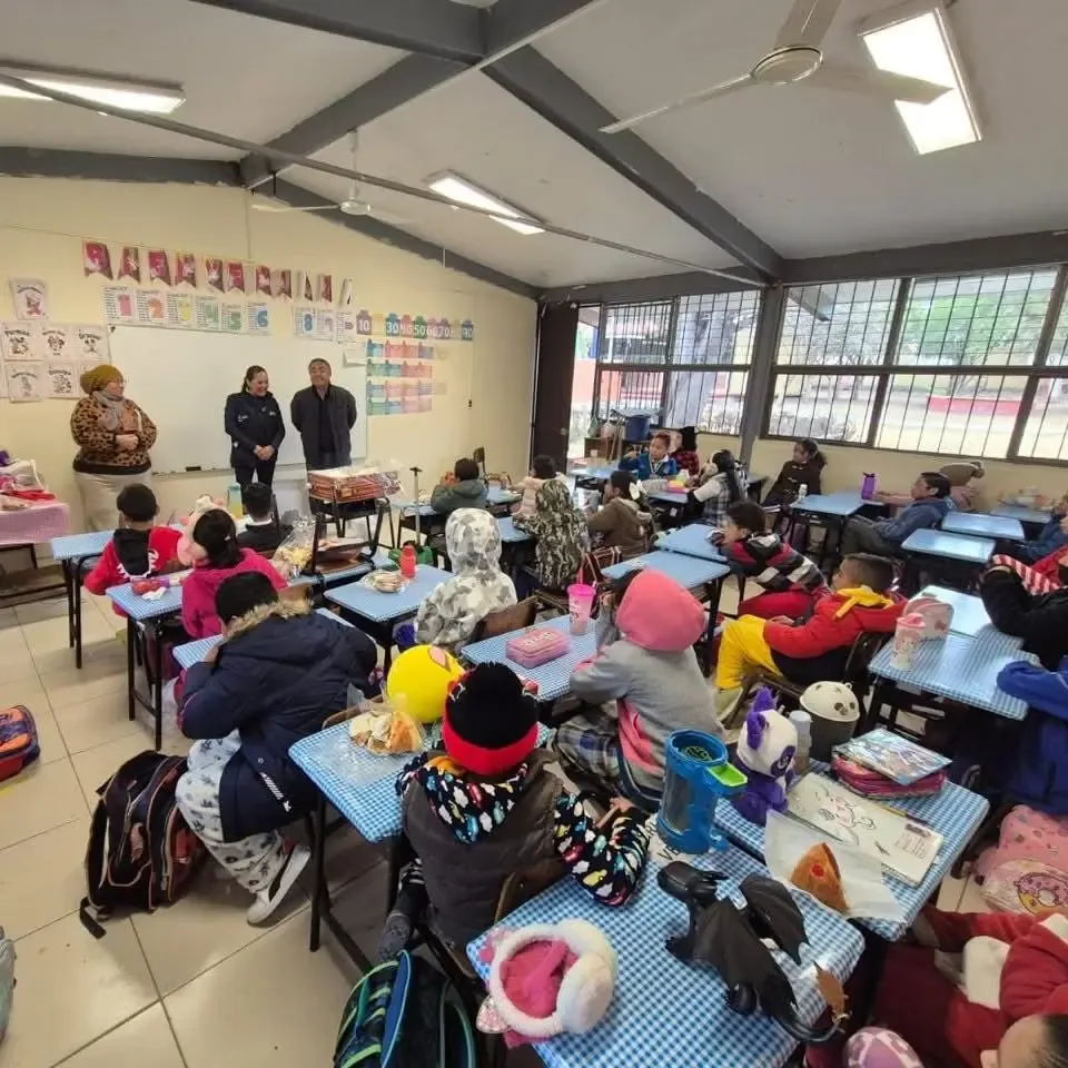 Las autoridades implementan medidas de prevención para proteger la salud de estudiantes.