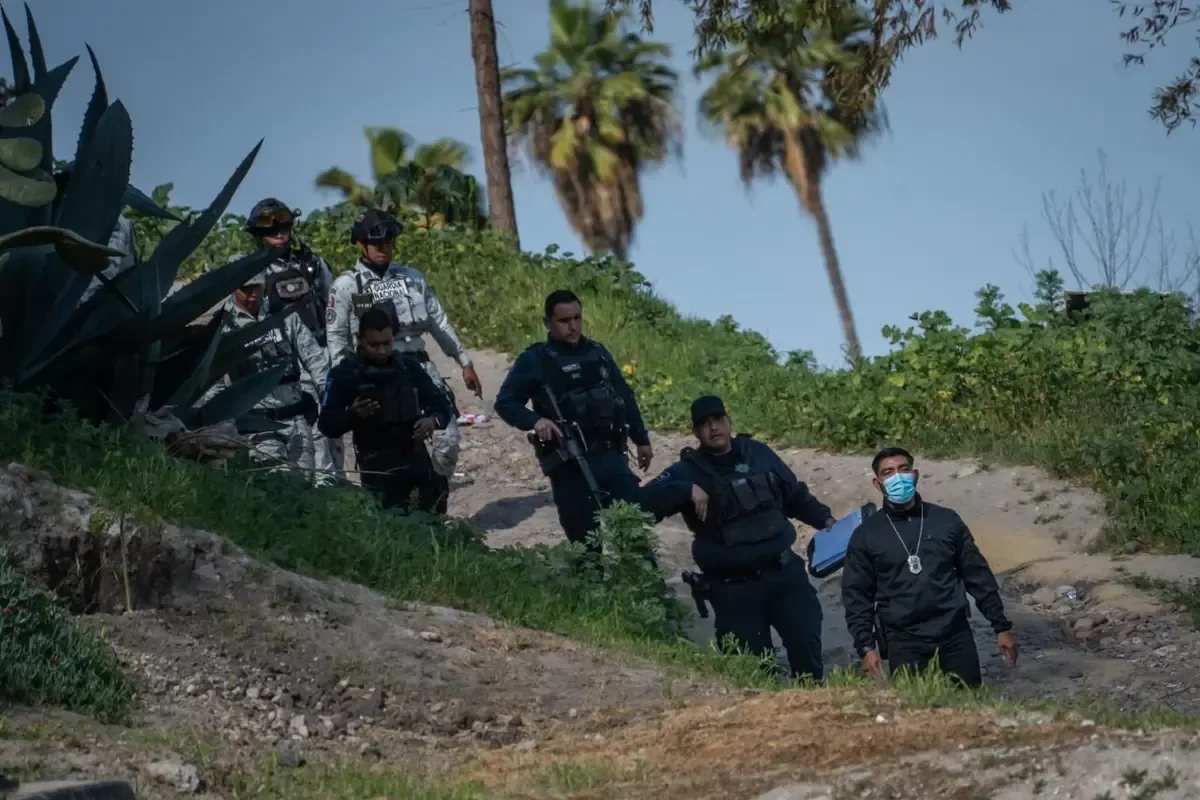 Las autoridades investigan el hallazgo de dos personas con huellas de violencia en el Distrito Sánchez Taboada.