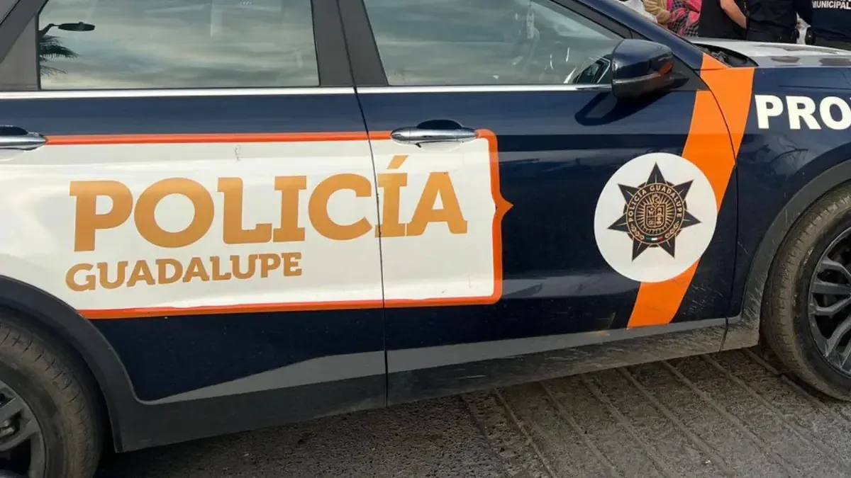 Las autoridades investigan las causas del deceso de un hombre en la colonia Valle de las Sabinas.