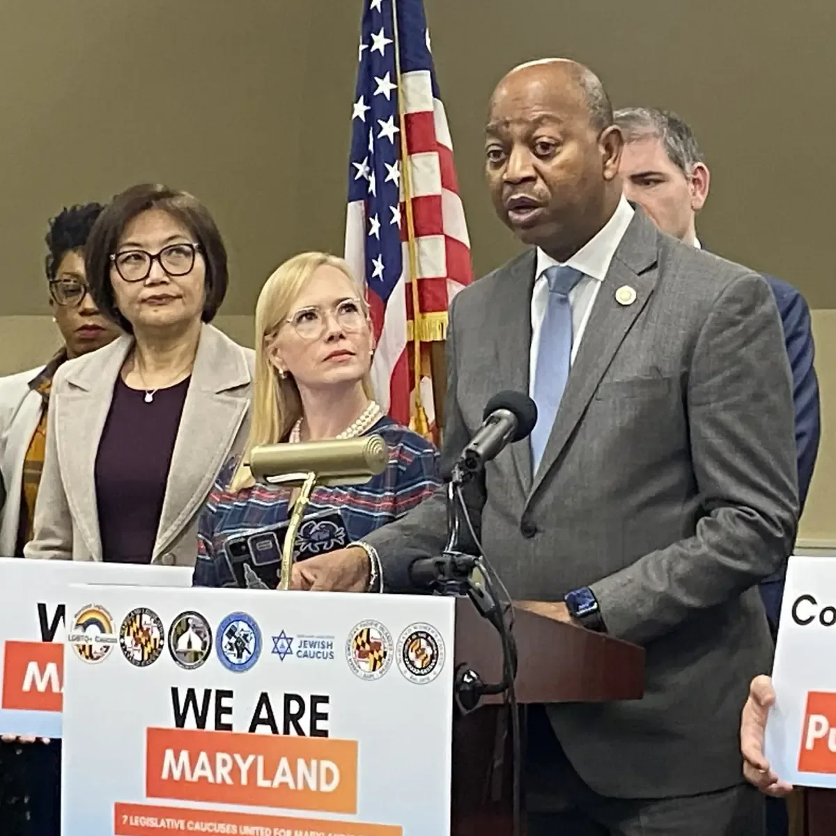 Las caucusas en Annapolis buscan unidad en la aprobación de leyes esenciales antes del cierre de la sesión.