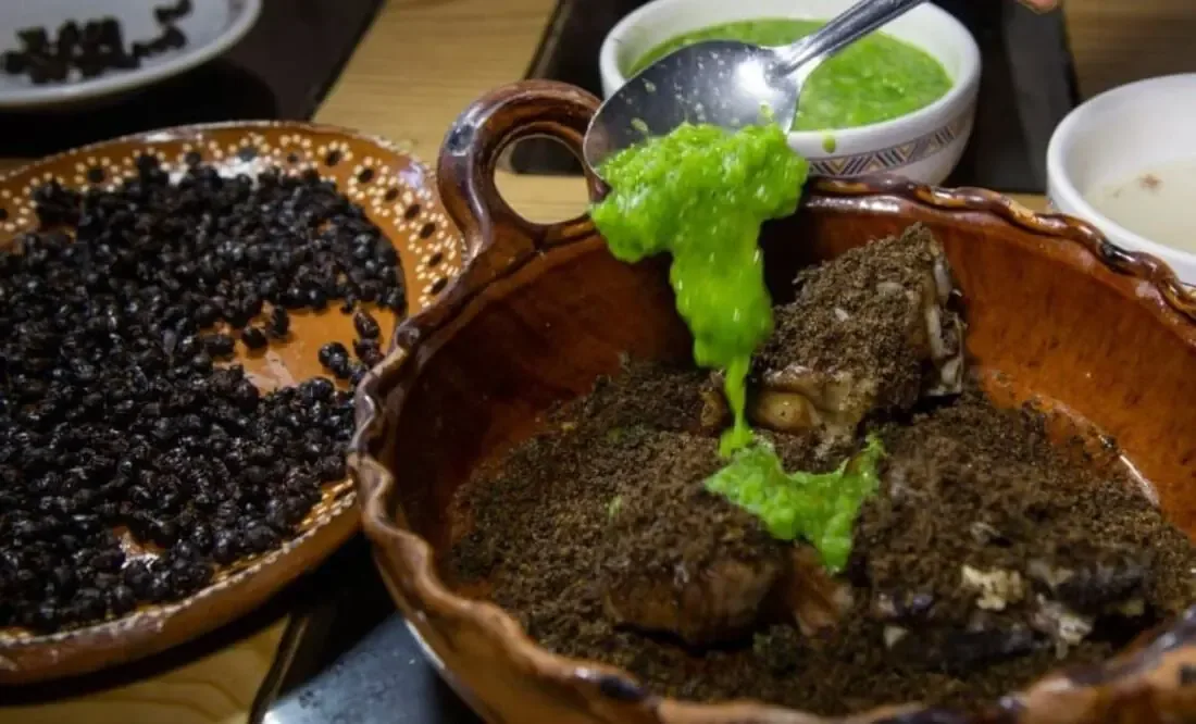 Este platillo típico de Pahuatlán resalta la riqueza culinaria de la región.