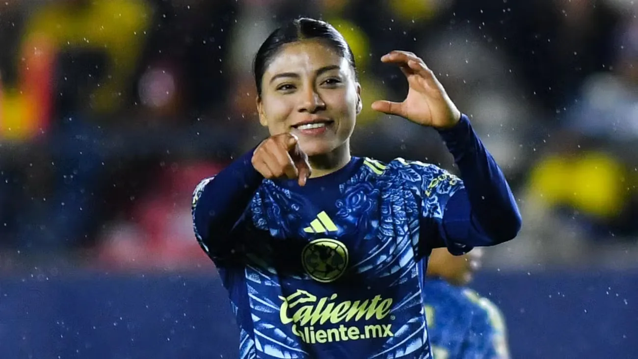 Las Águilas celebran su victoria en el Estadio Alfonso Lastras.