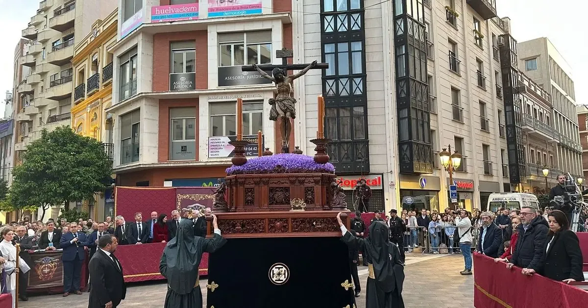 Las hermandades procesionarán por las calles de Huelva en una jornada llena de tradición.