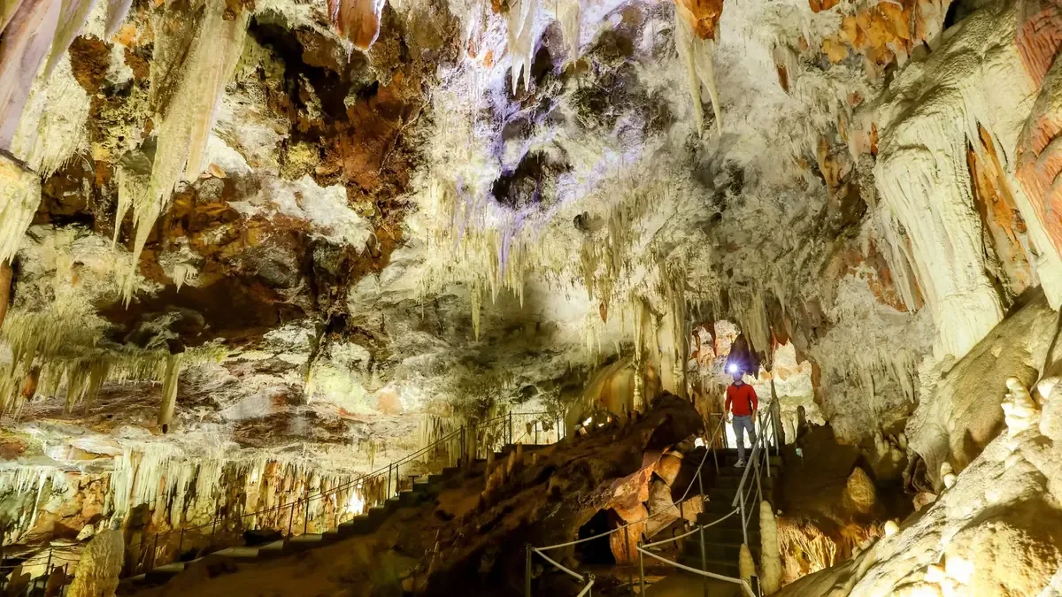 Las cuevas ofrecen un refugio ideal del calor veraniego y un turismo ecológico en crecimiento.