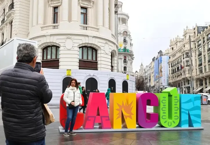 "Las letras emblemáticas de Cancún brillarán en el centro de Madrid."
