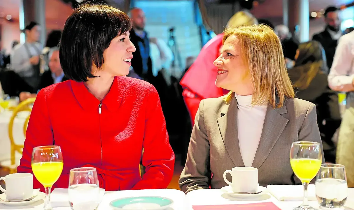 Las ministras socialistas utilizan sueldos gubernamentales para hacer oposición al PP en la Comunitat Valenciana.