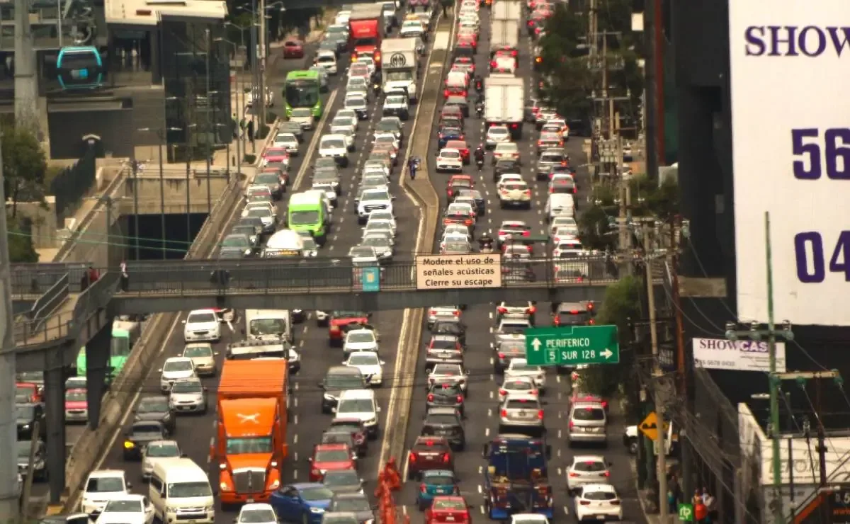 Las movilizaciones sociales y la activación de la Fase 1 de Contingencia Ambiental complicarán la movilidad en la CDMX.