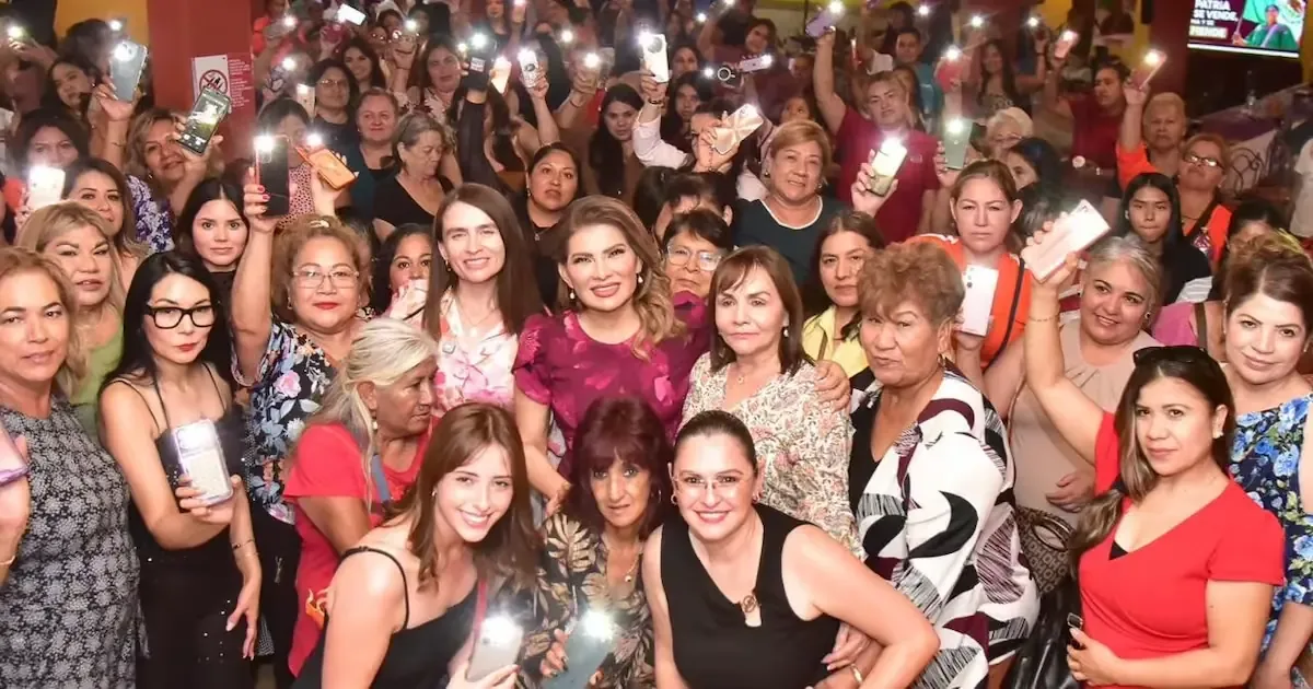 Lorenia Valles destaca la importancia del papel femenino en la política y el bienestar social en su encuentro en Nogales.