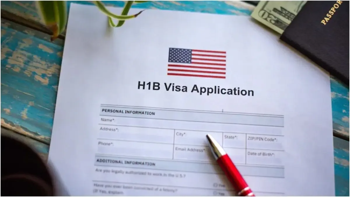 Las nuevas tarifas y regulaciones afectan las contrataciones de visas H-1B en el sector tecnológico indio.