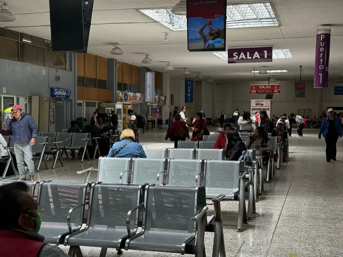 Las restricciones buscan proteger a usuarios ante la violencia en Jalisco.