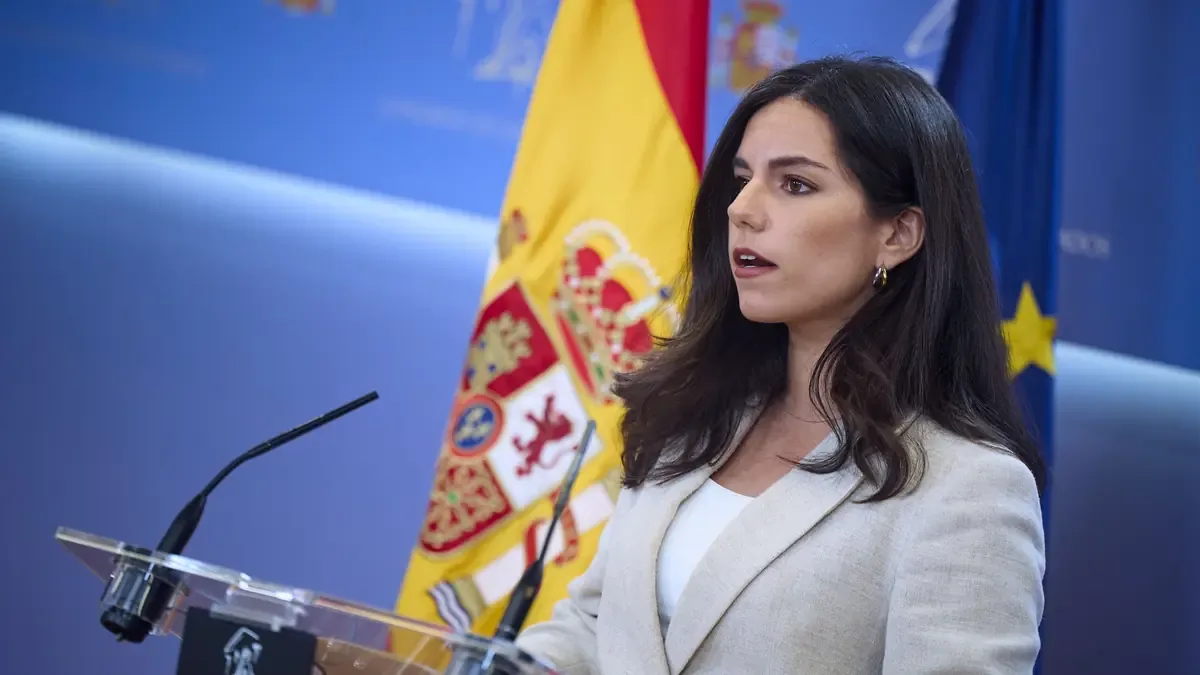 Las tensiones entre Vox y el PP se intensifican en medio de negociaciones críticas en varias comunidades autónomas.