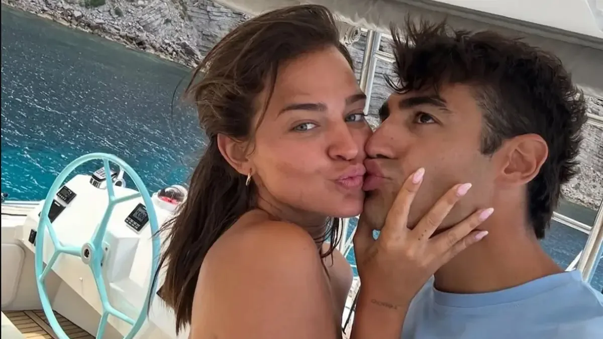 La influencer habla sobre cómo la distancia afecta su amor y sus planes en Austria.